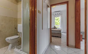 One-Bedroom Apartment with Pool in Banjole for 4 Guests