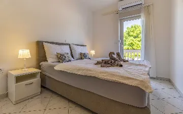 One-Bedroom Apartment with Pool in Banjole for 4 Guests