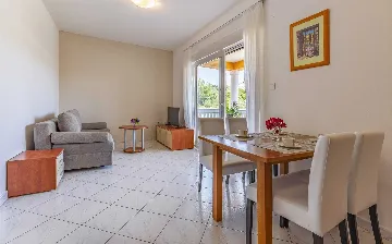 One-Bedroom Apartment with Pool in Banjole for 4 Guests