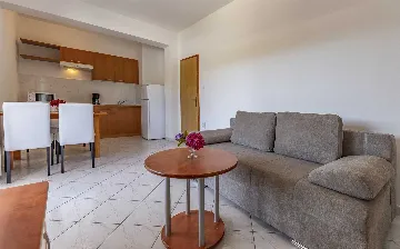 One-Bedroom Apartment with Pool in Banjole for 4 Guests