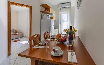 One-Bedroom Apartment with Shared Pool in Banjole