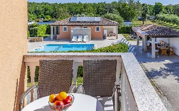 One-Bedroom Apartment with Shared Pool in Banjole