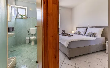 One-Bedroom Apartment with Shared Pool in Banjole