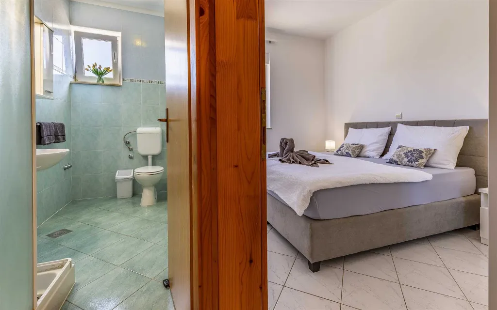 One-Bedroom Apartment with Shared Pool in Banjole