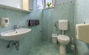 One-Bedroom Apartment with Shared Pool in Banjole