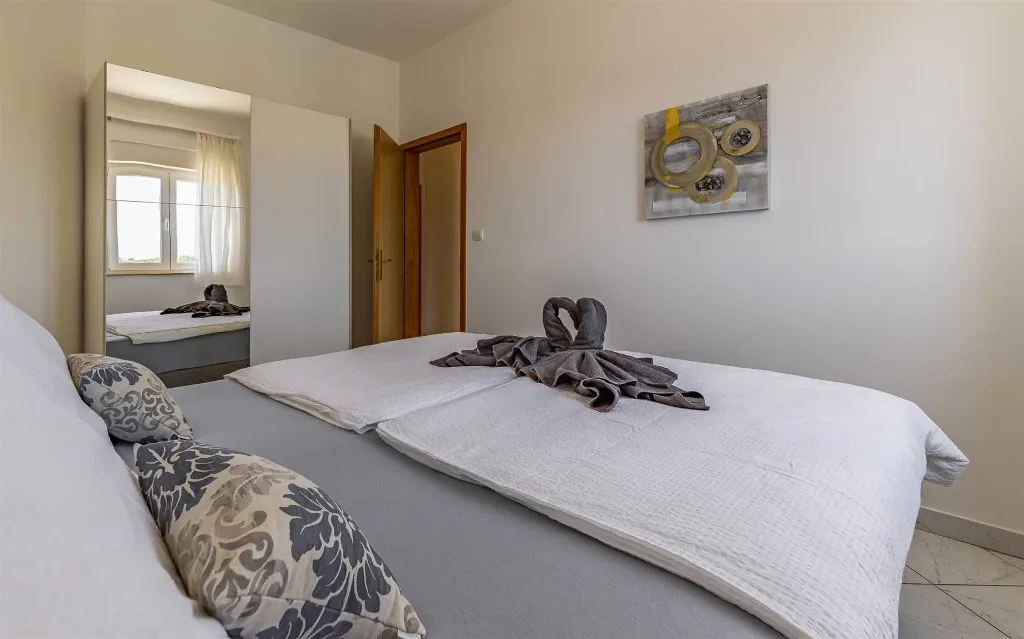 One-Bedroom Apartment with Shared Pool in Banjole