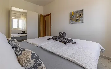 One-Bedroom Apartment with Shared Pool in Banjole