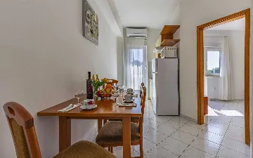 One-Bedroom Apartment with Pool in Banjole for 4