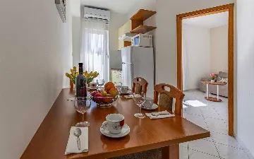 One-Bedroom Apartment with Pool in Banjole for 4