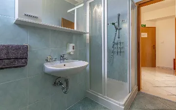 One-Bedroom Apartment with Pool in Banjole for 4