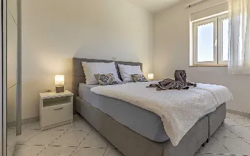 One-Bedroom Apartment with Pool in Banjole for 4