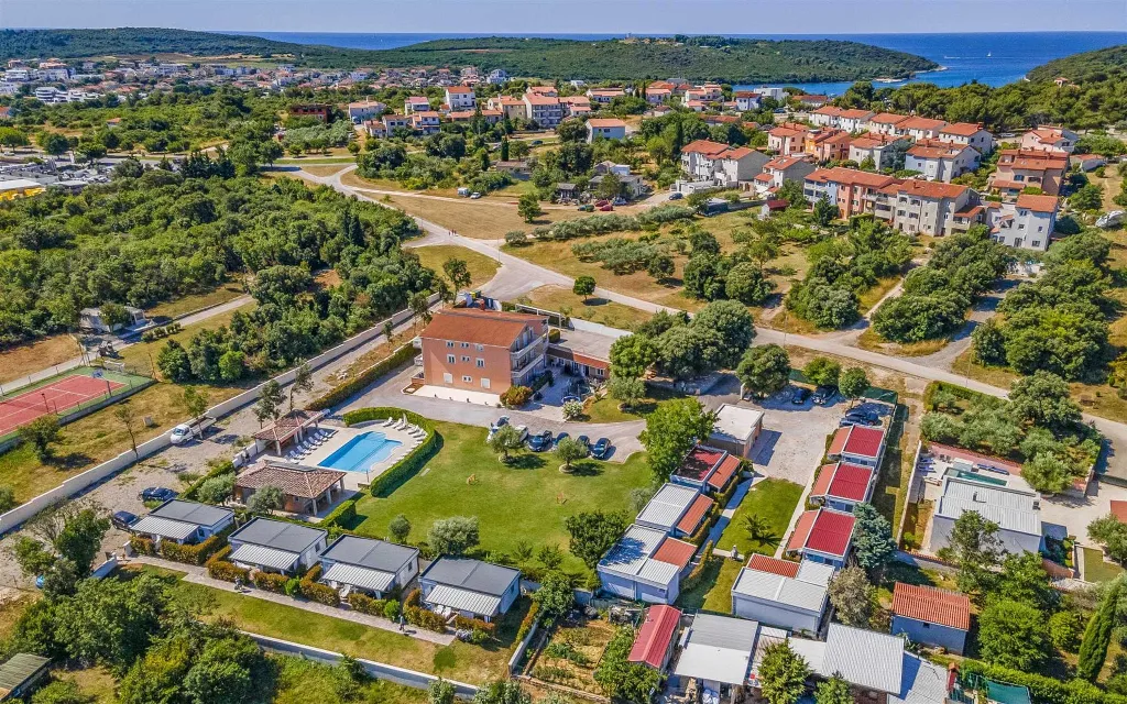 One-Bedroom Apartment in Banjole with Shared Pool