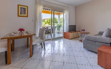 One-Bedroom Apartment in Banjole with Shared Pool