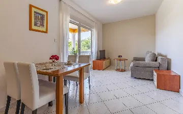 One-Bedroom Apartment in Banjole with Shared Pool