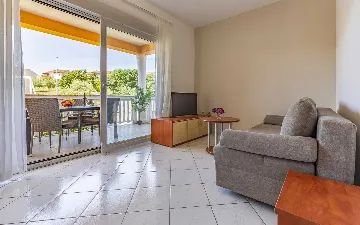 One-Bedroom Apartment in Banjole with Shared Pool