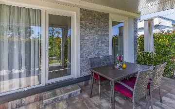 Mobile Home for 6 Guests in Banjole with Shared Pool