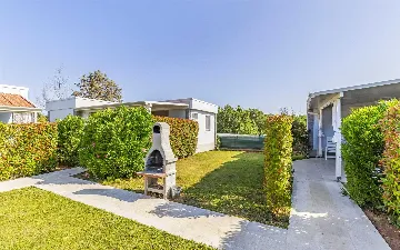 Mobile Home for 6 Guests in Banjole with Pool