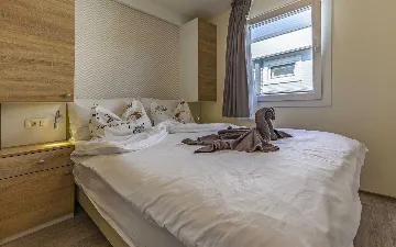 Mobile Home for 6 Guests in Banjole with Pool