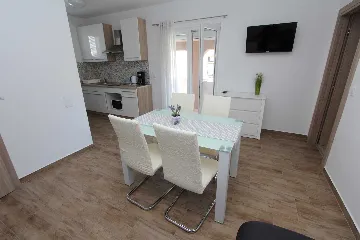 Rovinj Apartment for 4 Guests with Balcony