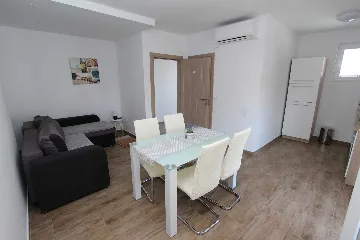 Rovinj Apartment for 4 Guests with Balcony