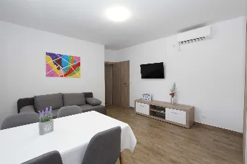 Apartment for 5 Guests in Rovinj