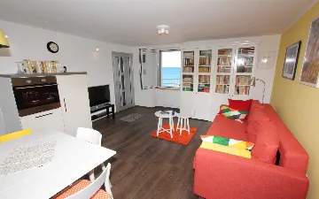 Sea View Apartment in Rovinj for 4 Guests