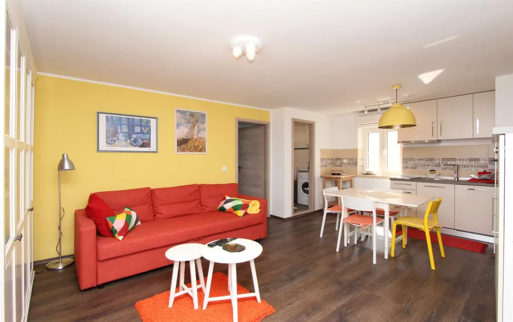 Sea View Apartment in Rovinj for 4 Guests