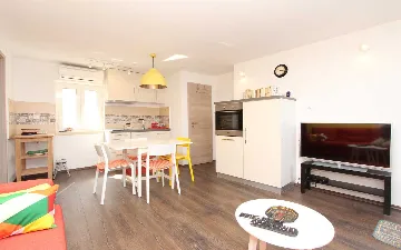 Sea View Apartment in Rovinj for 4 Guests