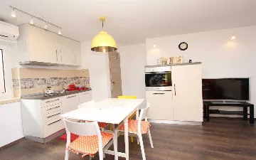 Sea View Apartment in Rovinj for 4 Guests