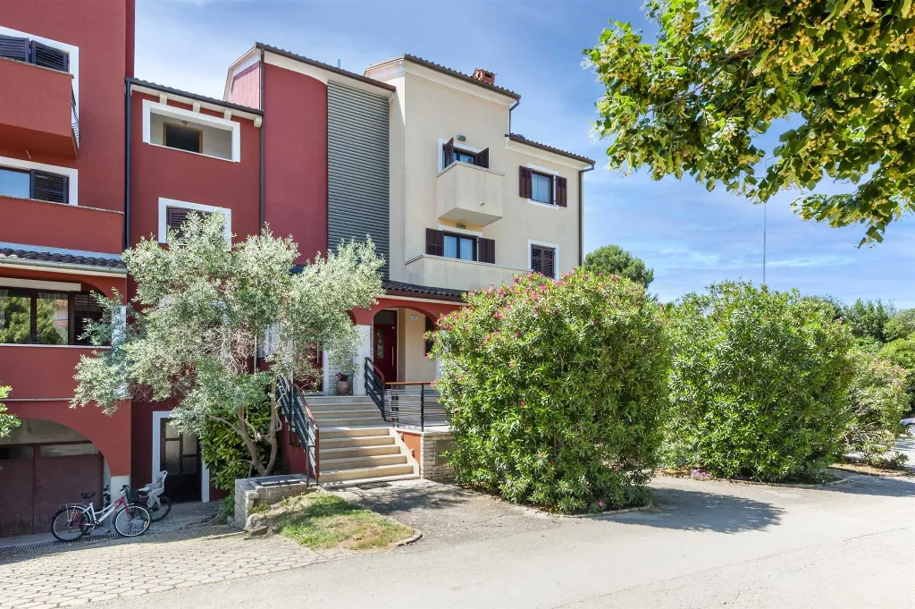 Two-Bedroom Apartment in Rovinj for 5 Guests