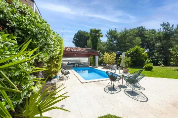 Two-Bedroom Apartment in Rovinj for 5 Guests