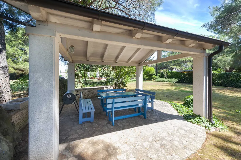 Rovinj Apartment for 5 Guests with Pool