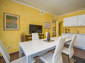 Rovinj Apartment for 5 Guests with Pool