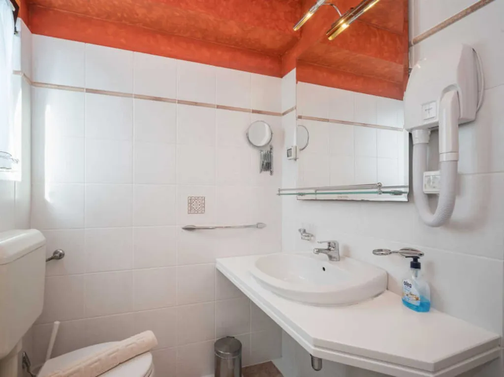 Rovinj Apartment for 5 Guests with Pool