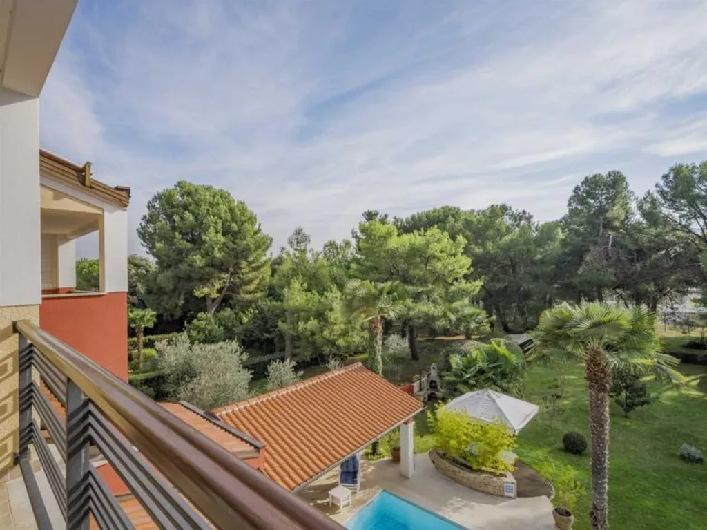 Rovinj Apartment for 5 Guests with Pool