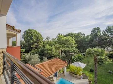 Rovinj Apartment for 5 Guests with Pool