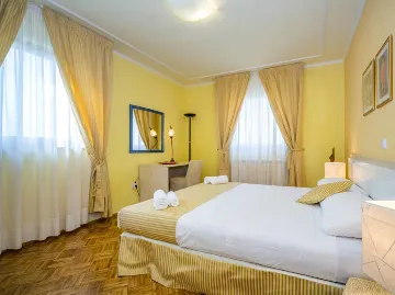 Rovinj Apartment for 5 Guests with Pool