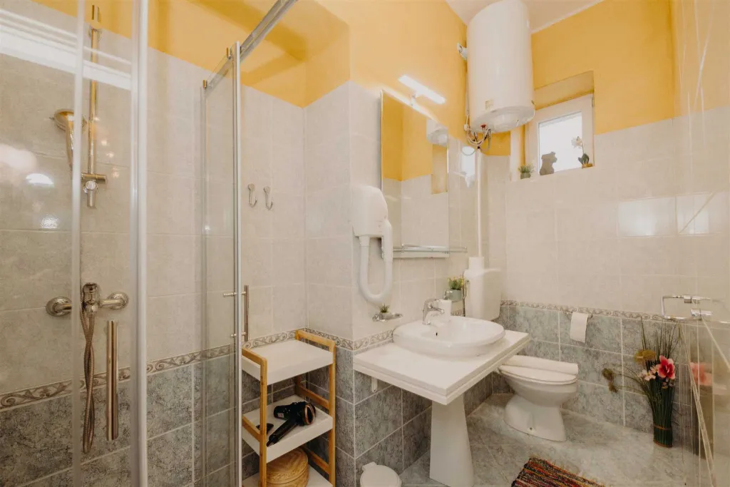 Sea View Double Room with Private Bathroom in Rovinj
