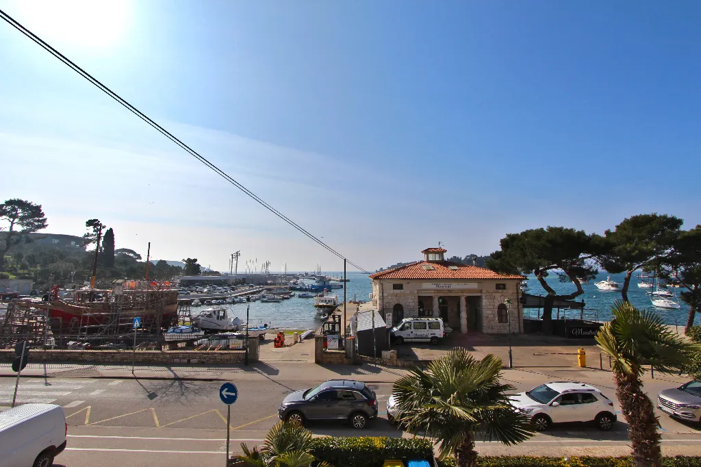 Sea View Double Room with Private Bathroom in Rovinj