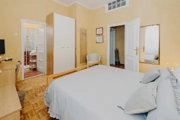 Sea View Room in Rovinj for 2 Guests