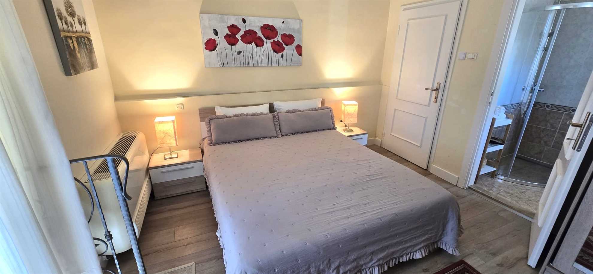 VILLA ROSSELLA 2 Doppelzimmer 1 (La Rosa)