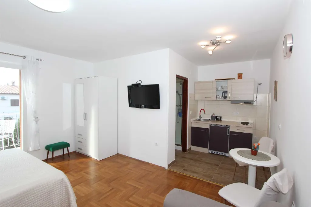 Rovinj Studio for 2 Guests with Parking