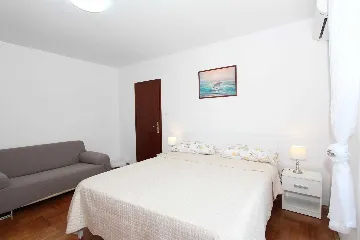 Rovinj Studio for 2 Guests with Parking