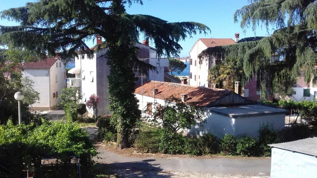 Apartment for 4 with Private Parking in Rovinj