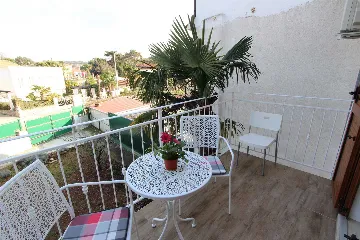 Apartment for 4 with Private Parking in Rovinj