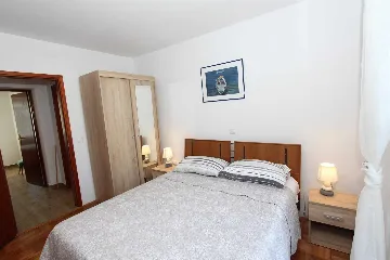 Apartment for 4 with Private Parking in Rovinj