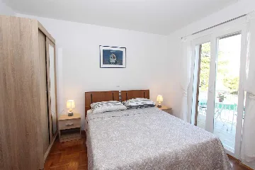 Apartment for 4 with Private Parking in Rovinj