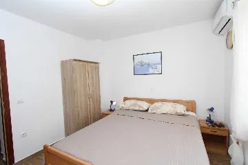 Apartment for 4 with Private Parking in Rovinj