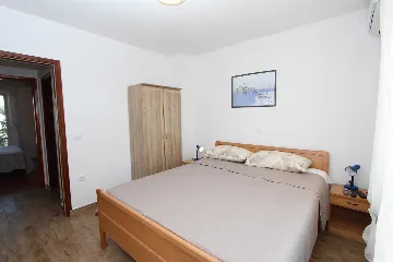 Apartment for 4 with Private Parking in Rovinj