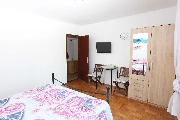 Rovinj Apartment for 2 with Parking